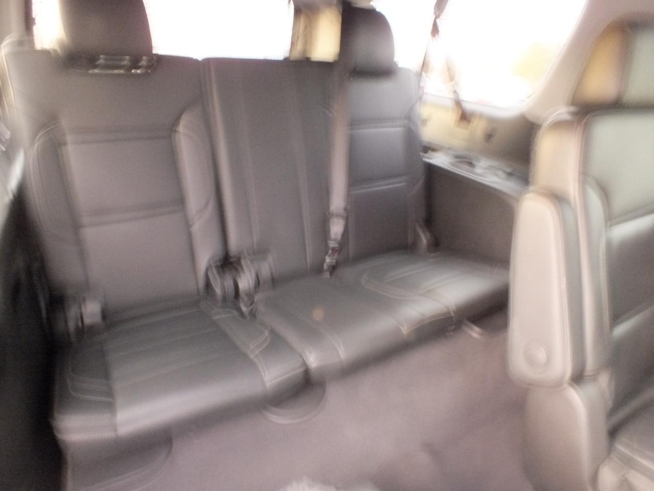 Chevrolet Suburban 4WD 4dr 1500 LT 2019