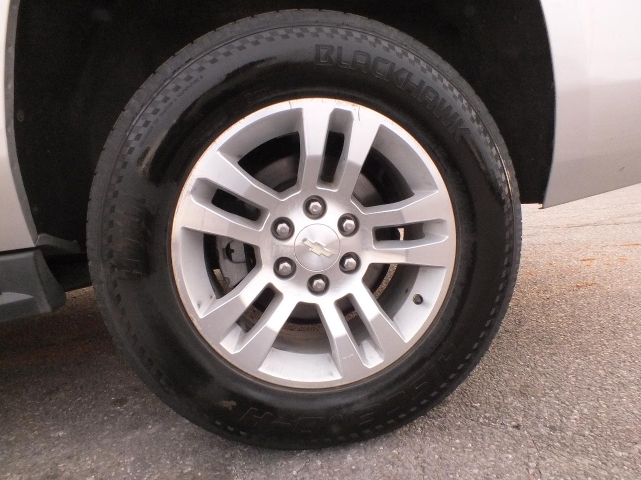 Chevrolet Suburban 4WD 4dr 1500 LT 2019