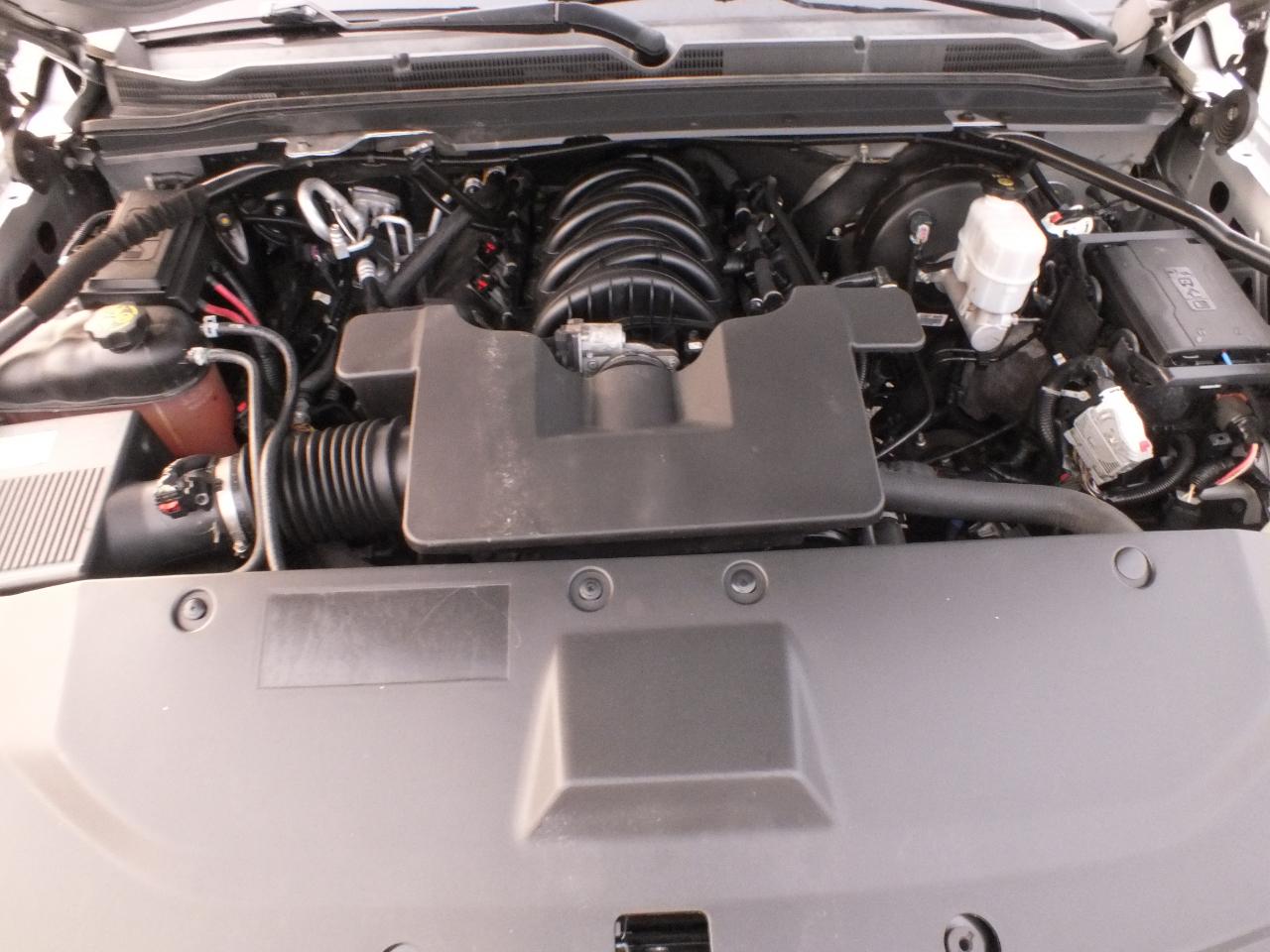 Chevrolet Suburban 4WD 4dr 1500 LT 2019