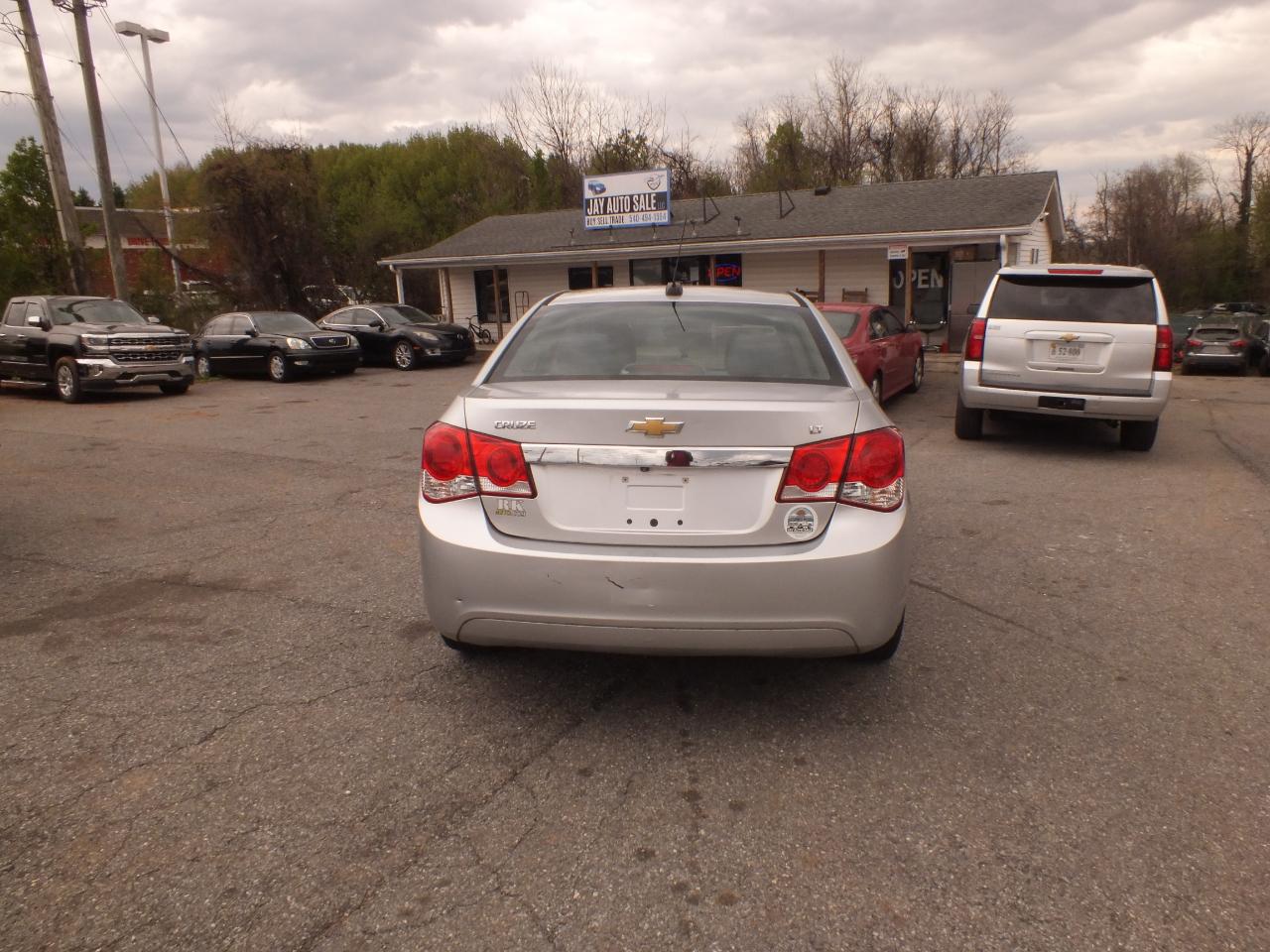 Chevrolet Cruze Limited 4dr Sdn Auto LT w/1LT 2016