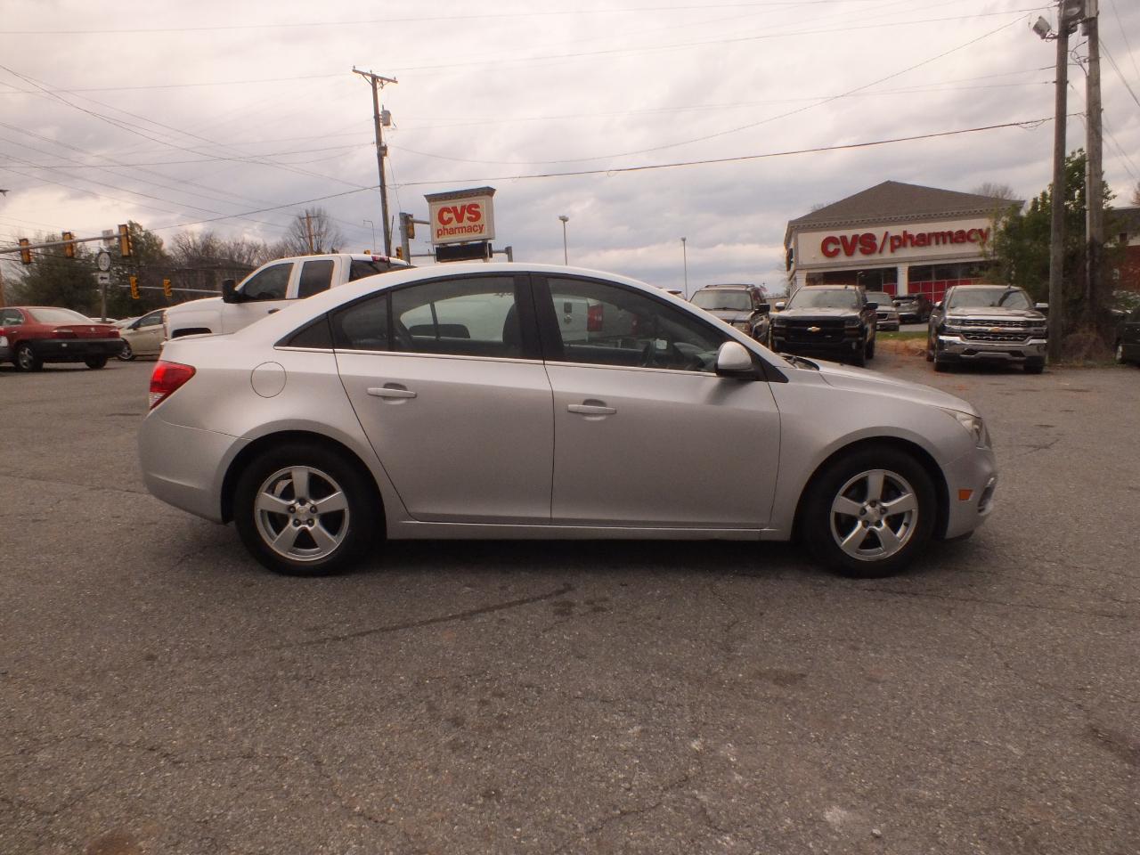 Chevrolet Cruze Limited 4dr Sdn Auto LT w/1LT 2016