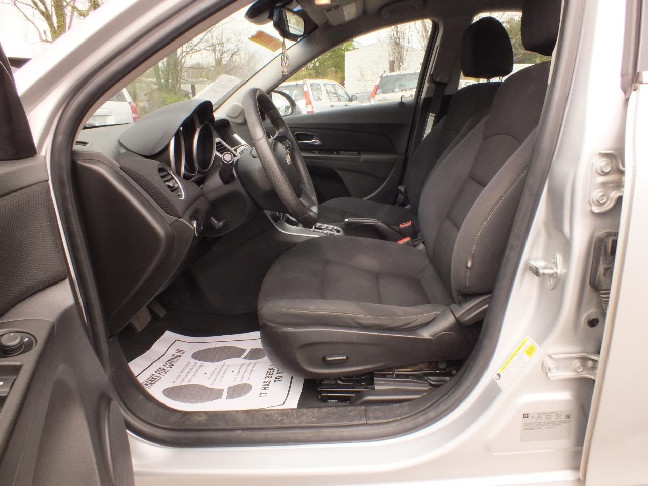 Chevrolet Cruze Limited 4dr Sdn Auto LT w/1LT 2016