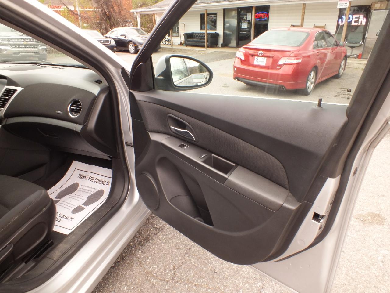 Chevrolet Cruze Limited 4dr Sdn Auto LT w/1LT 2016