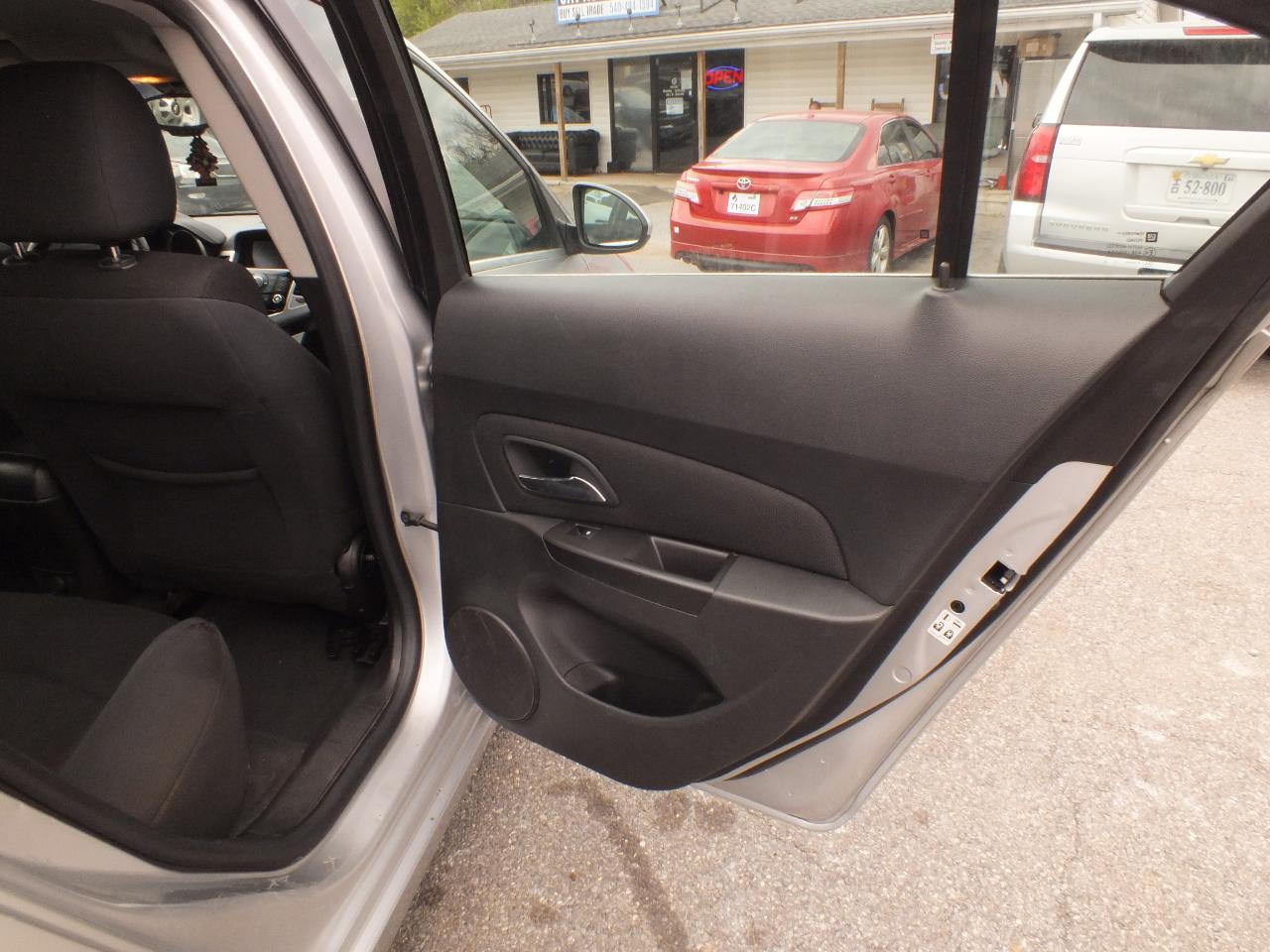 Chevrolet Cruze Limited 4dr Sdn Auto LT w/1LT 2016