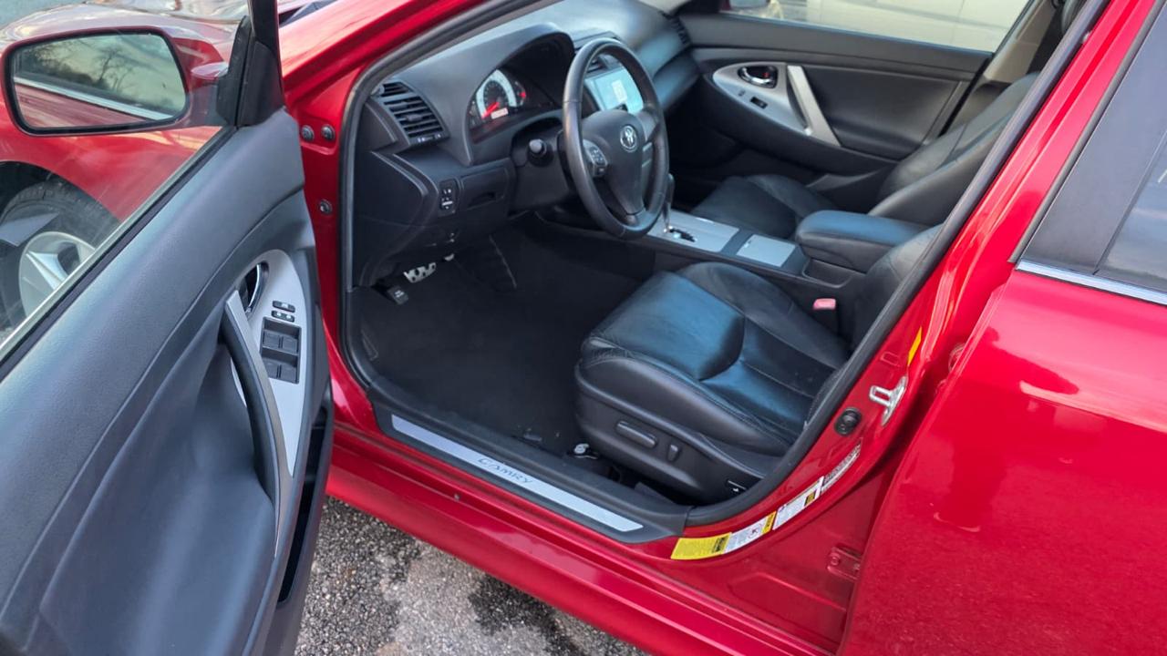 Toyota Camry 4dr Sdn I4 Man LE (Natl) 2011