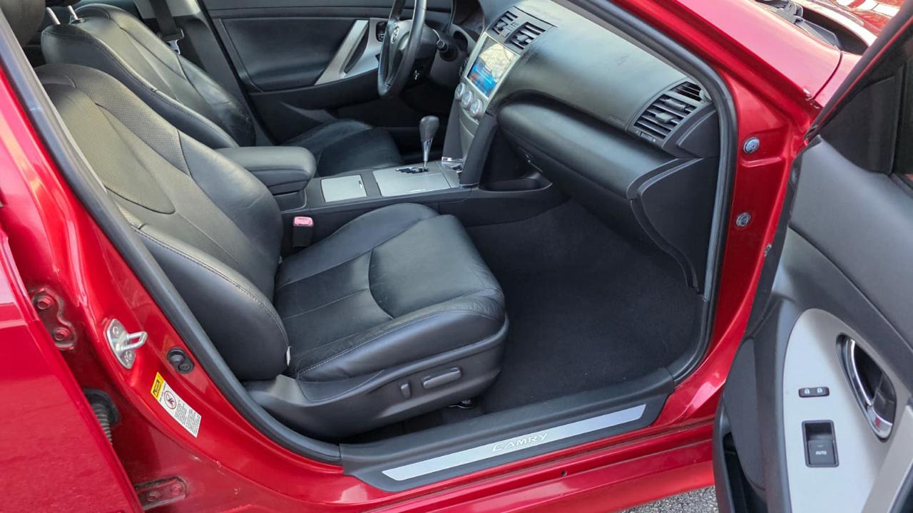 Toyota Camry 4dr Sdn I4 Man LE (Natl) 2011