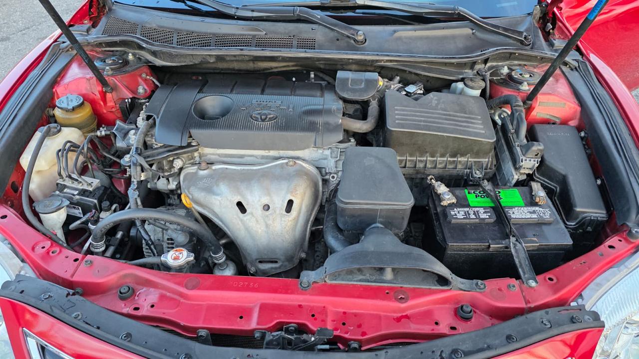 Toyota Camry 4dr Sdn I4 Man LE (Natl) 2011