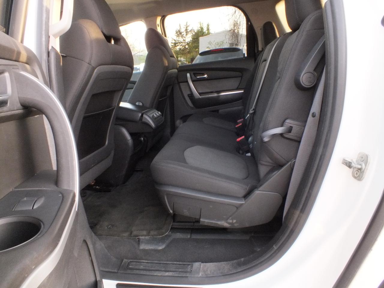 GMC Acadia AWD 4dr SLE 2010