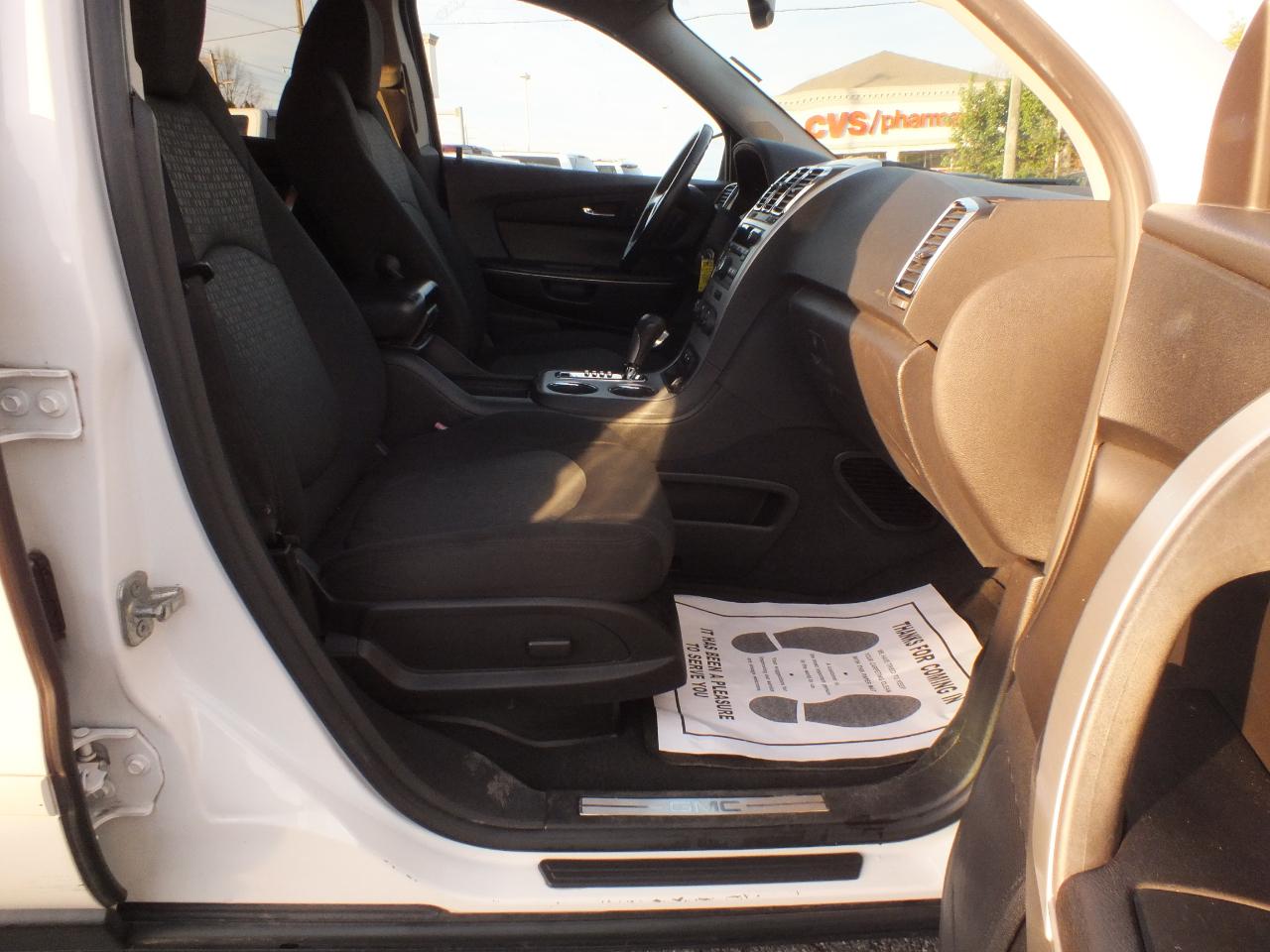 GMC Acadia AWD 4dr SLE 2010