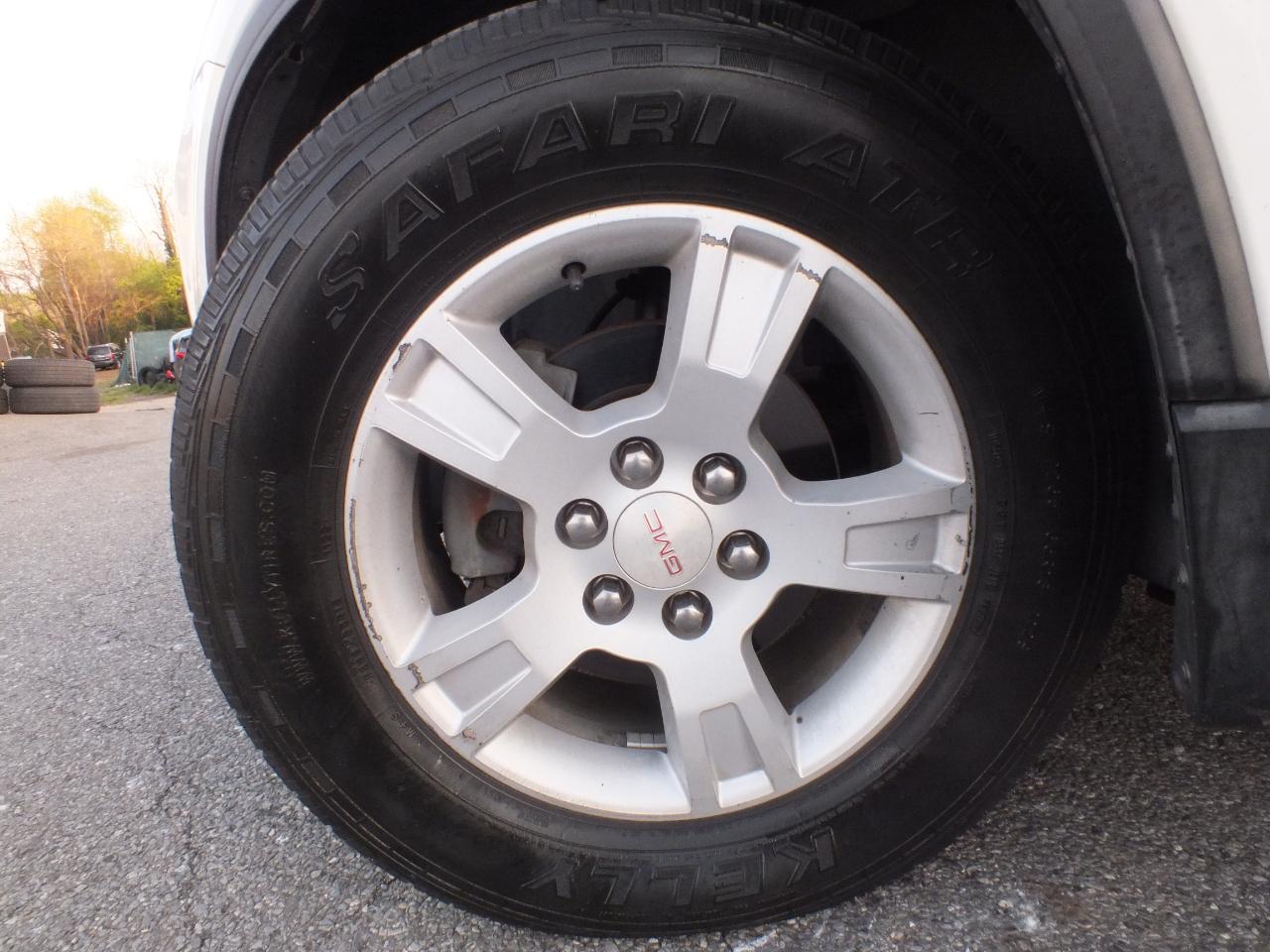 GMC Acadia AWD 4dr SLE 2010