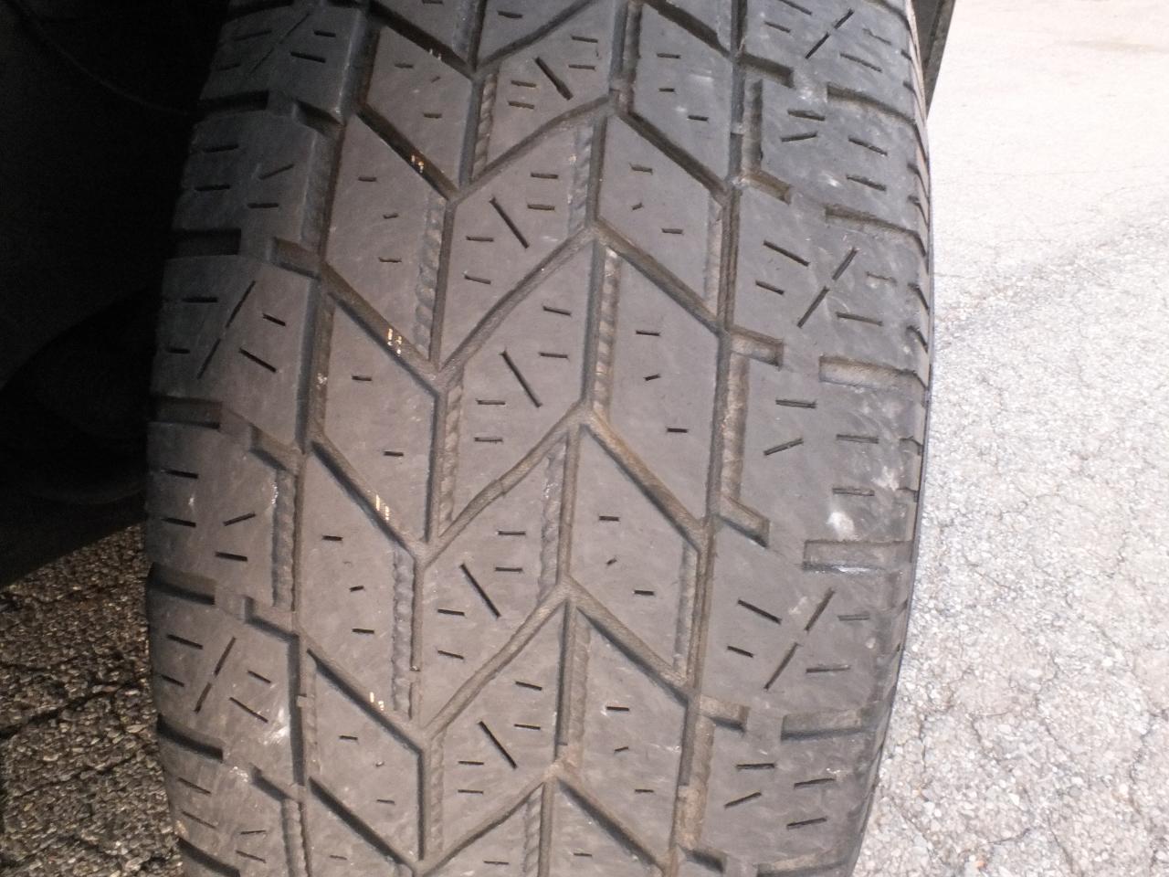 GMC Acadia AWD 4dr SLE 2010