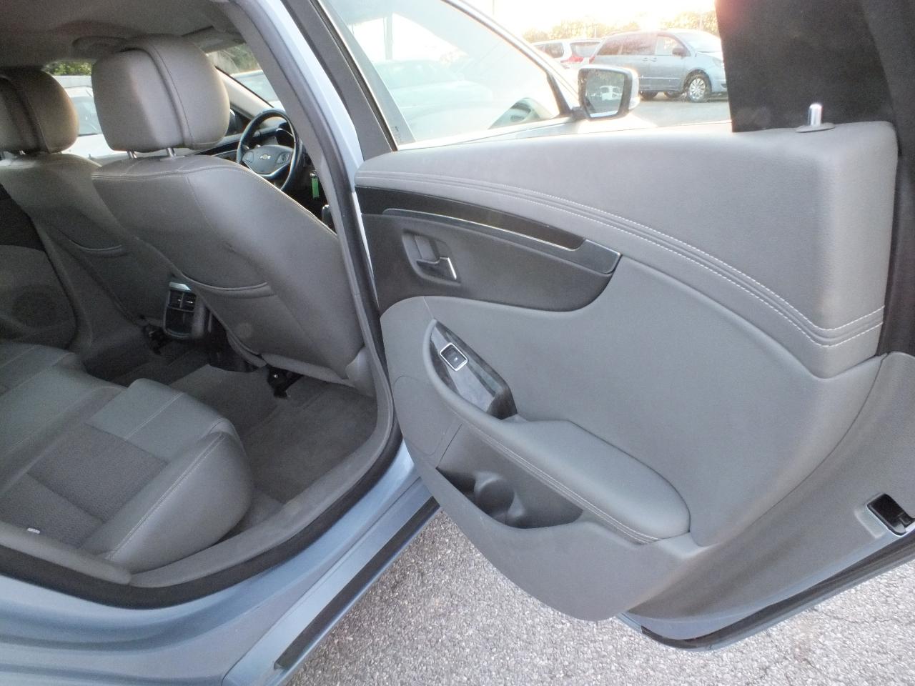 Chevrolet Impala 4dr Sdn LT w/1LT 2014