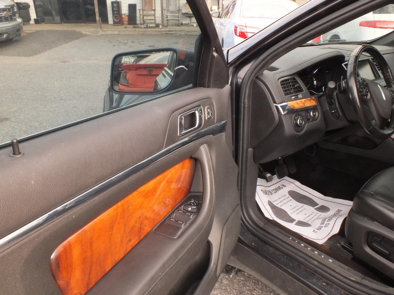 Lincoln MKS 4dr Sdn 3.5L AWD EcoBoost 2013