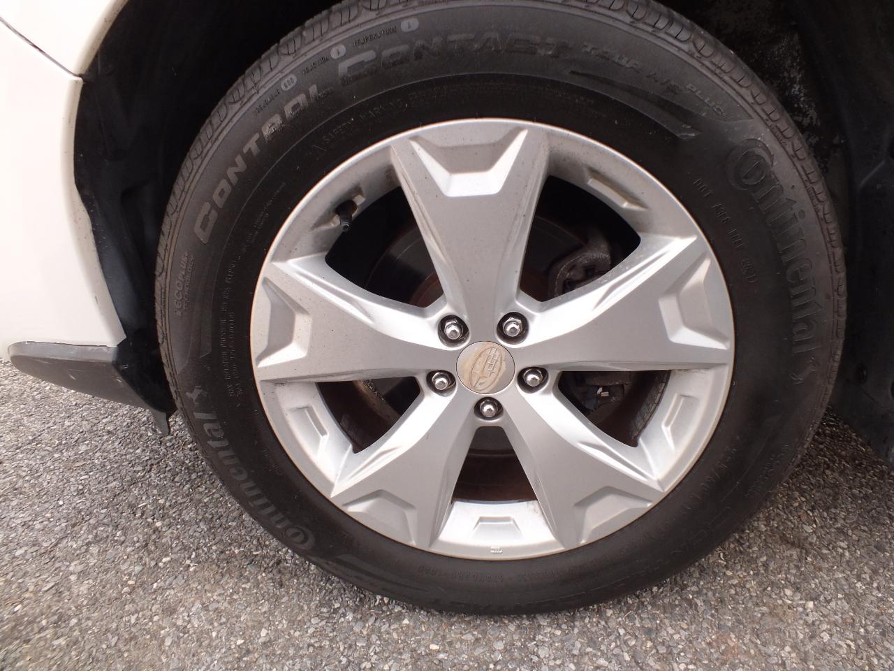Subaru Forester 4dr CVT 2.5i Limited PZEV 2015