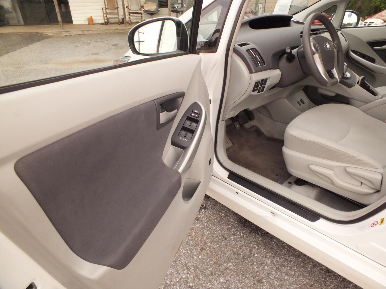 Toyota Prius 5dr HB III (Natl) 2010