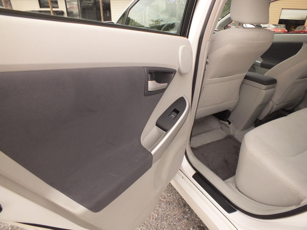Toyota Prius 5dr HB III (Natl) 2010