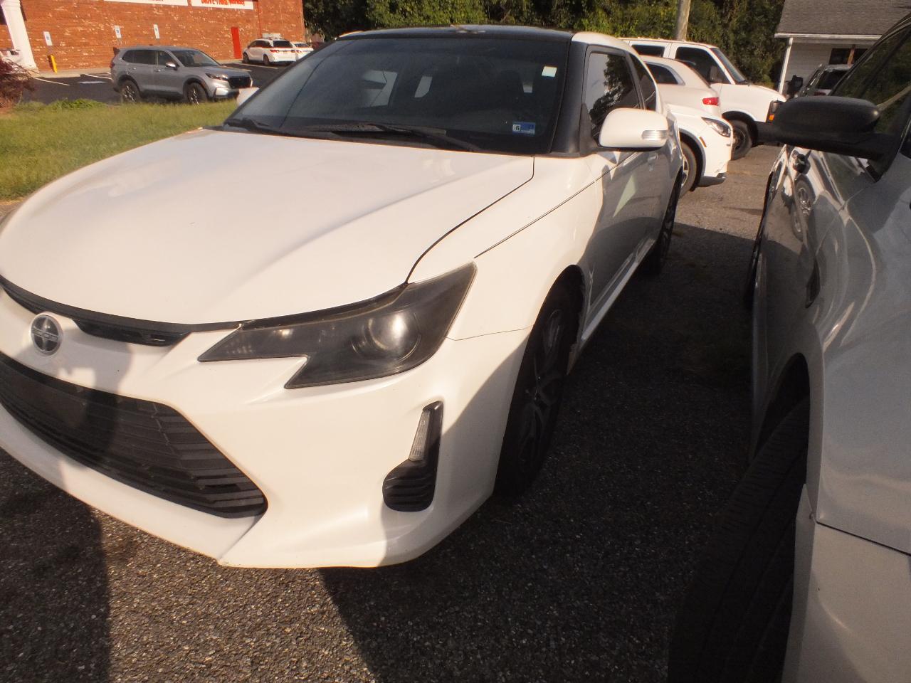 Scion tC 2dr HB Man (Natl) 2015