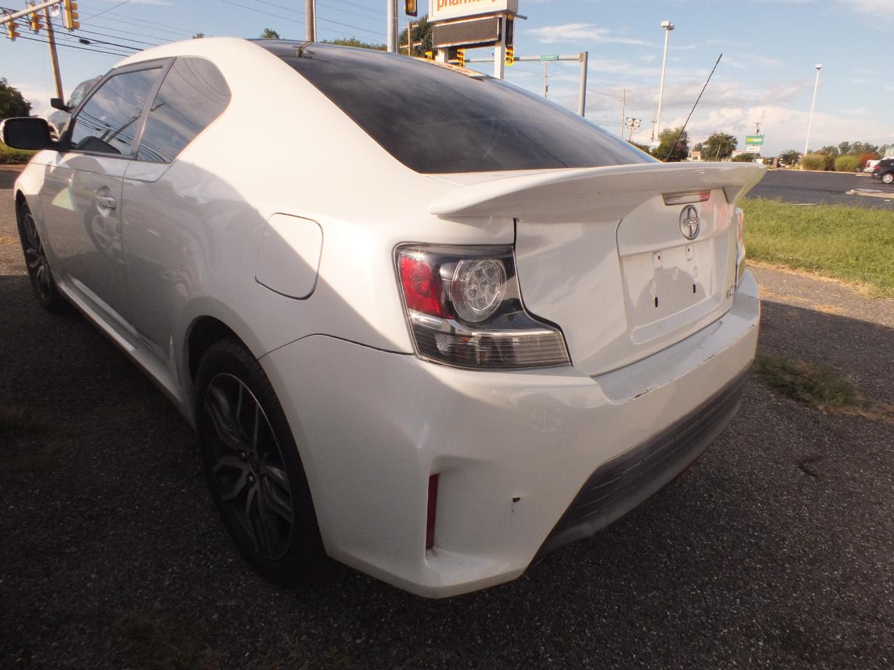 Scion tC 2dr HB Man (Natl) 2015
