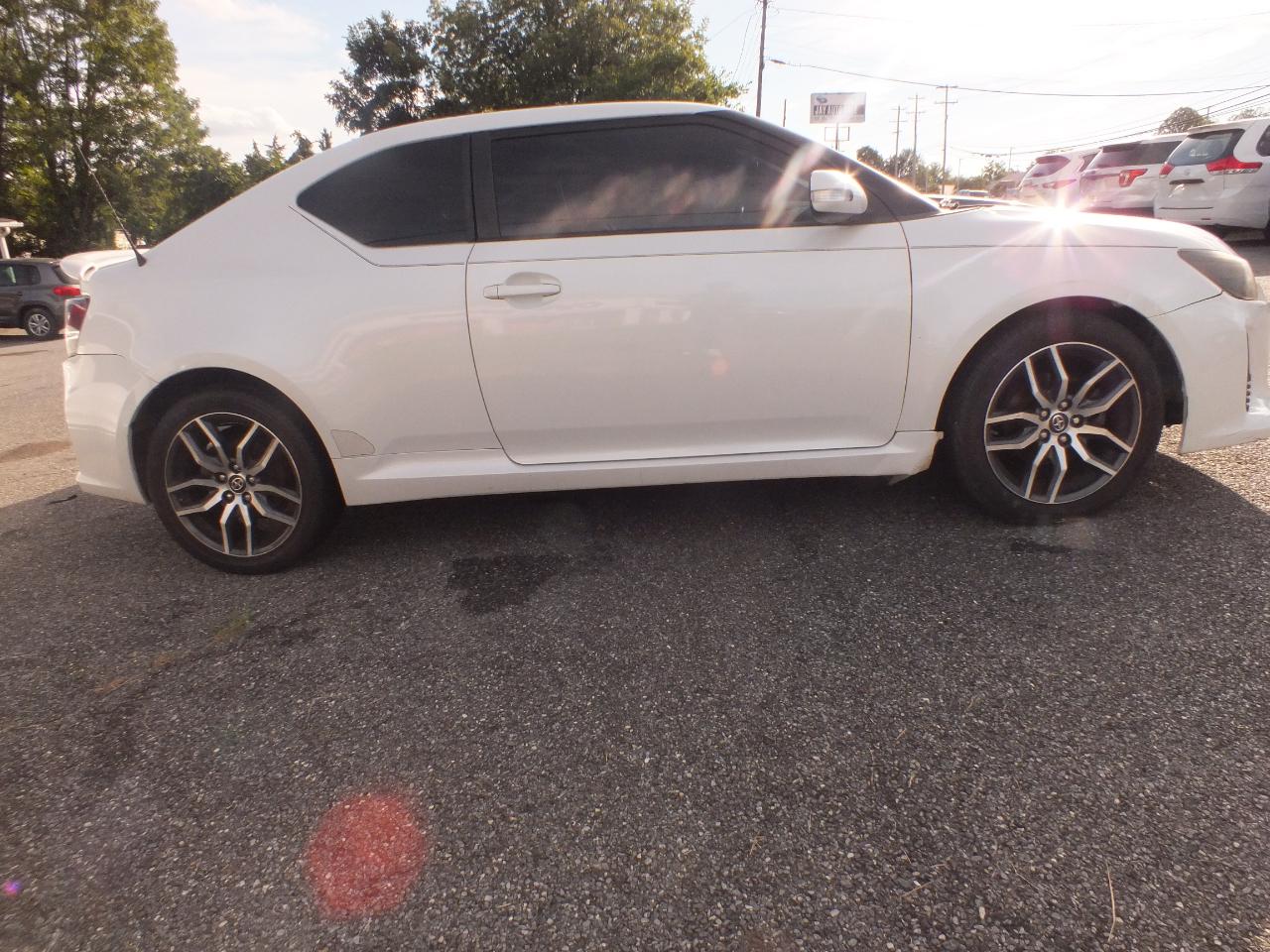 Scion tC 2dr HB Man (Natl) 2015