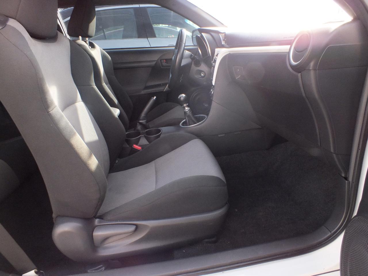 Scion tC 2dr HB Man (Natl) 2015