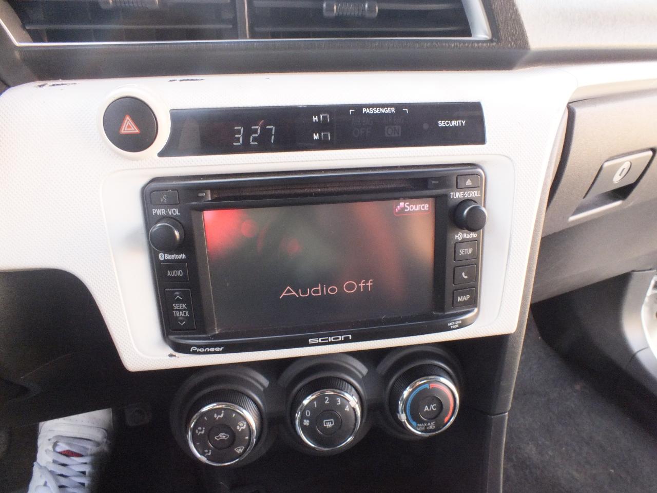 Scion tC 2dr HB Man (Natl) 2015