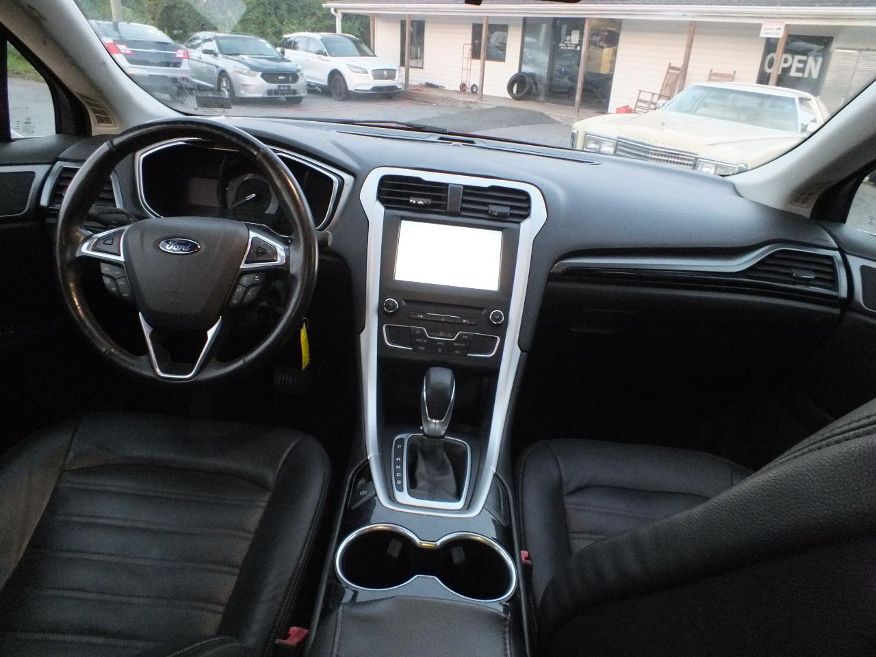 Ford Fusion 4dr Sdn SE FWD 2016