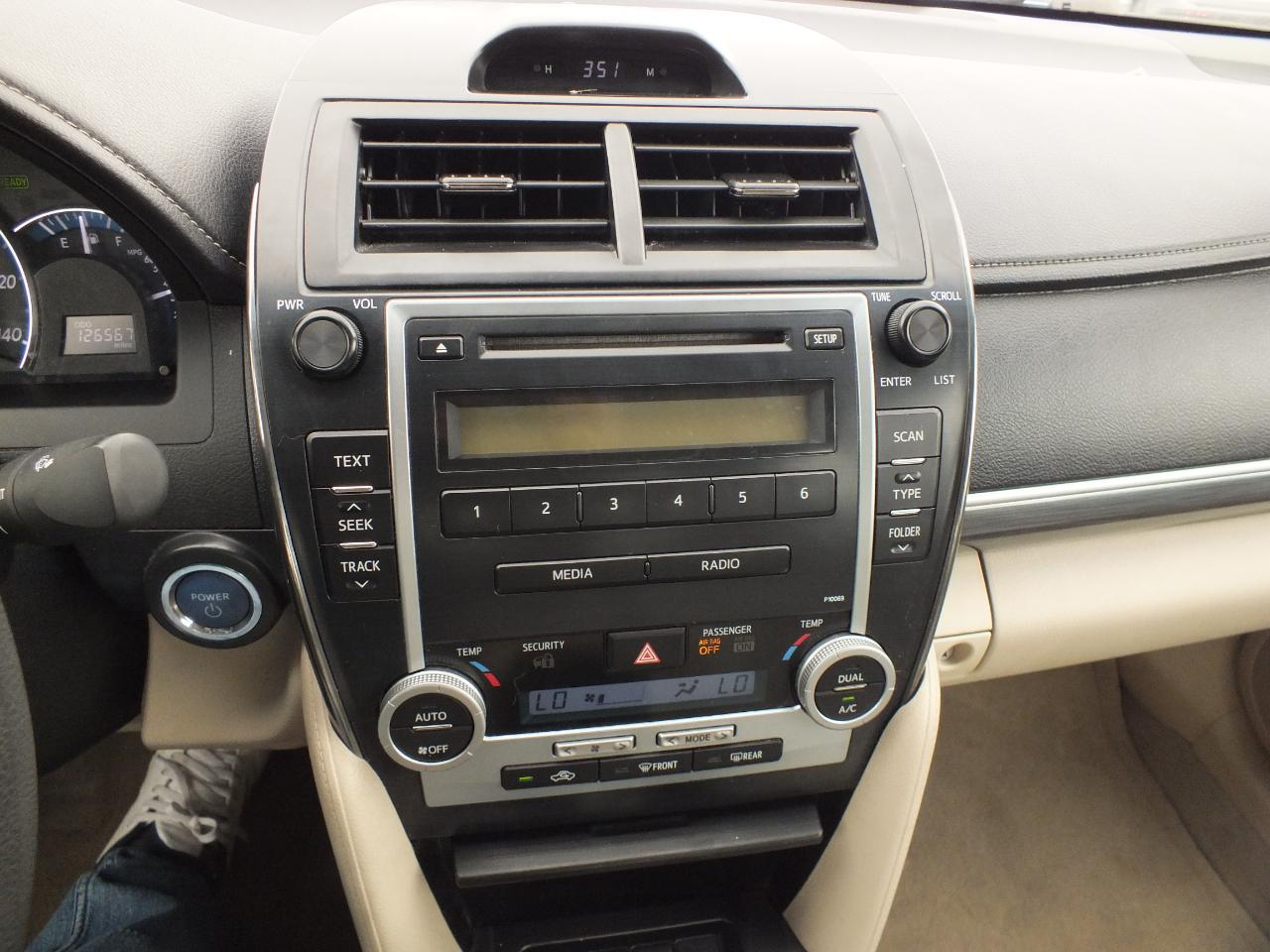 Toyota Camry Hybrid 4dr Sdn XLE (Natl) 2012