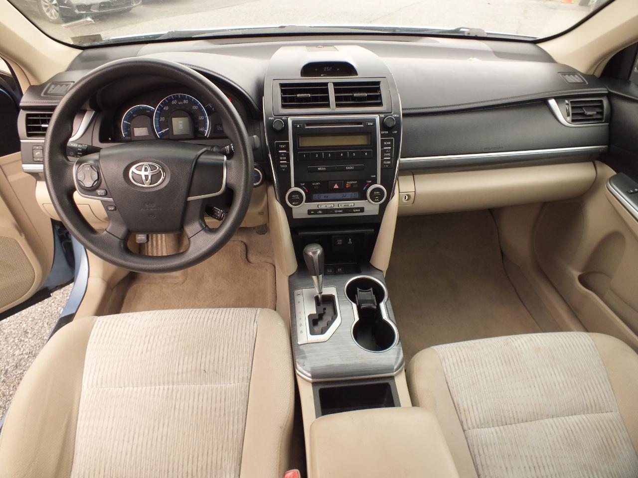 Toyota Camry Hybrid 4dr Sdn XLE (Natl) 2012