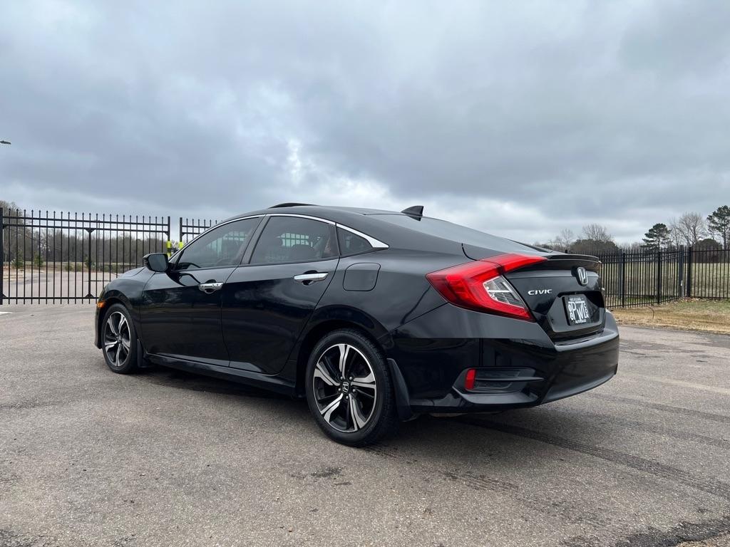 Honda Civic Touring Sedan CVT 2016