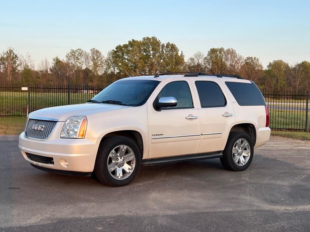 GMC Yukon SLT1 2WD 2012