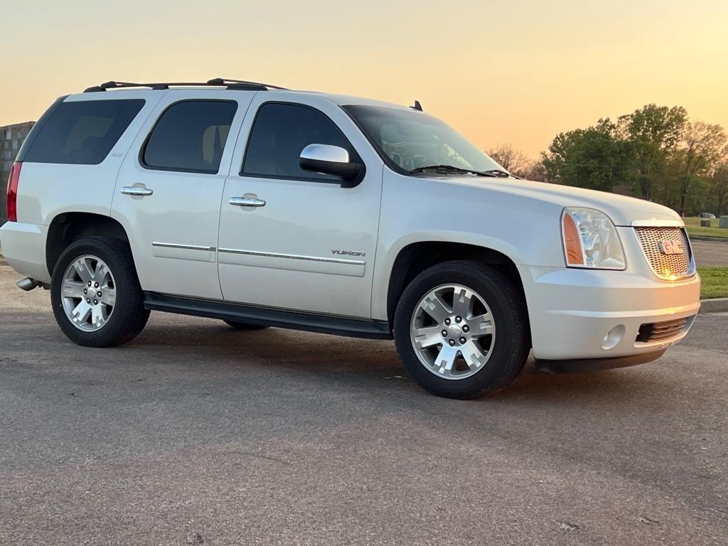 GMC Yukon SLT1 2WD 2012