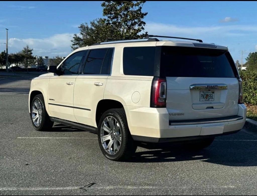 GMC Yukon Denali 4WD 2015