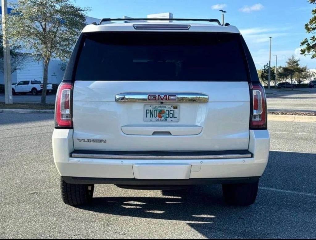 GMC Yukon Denali 4WD 2015