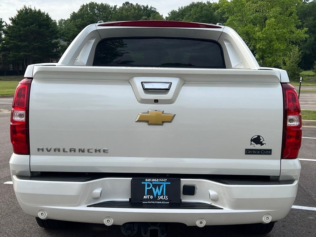 Chevrolet Avalanche LTZ 4WD 2013