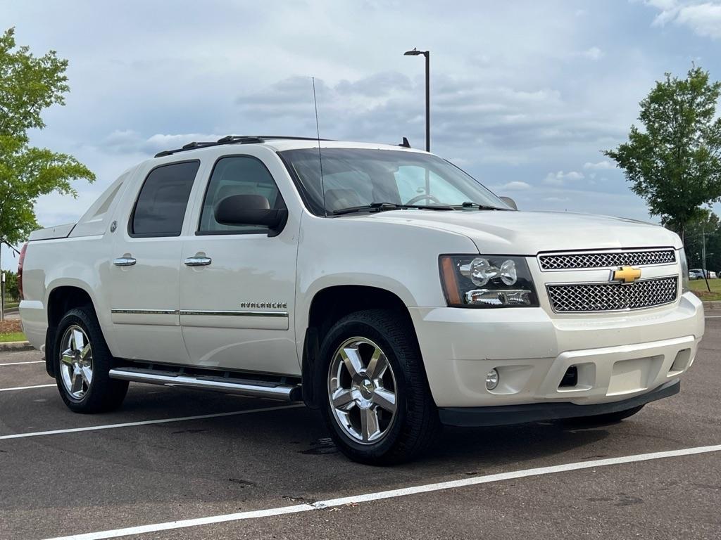 Chevrolet Avalanche LTZ 4WD 2013