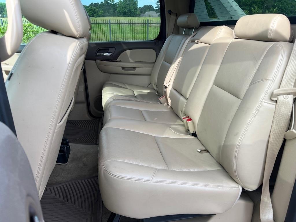 Chevrolet Avalanche LTZ 4WD 2013