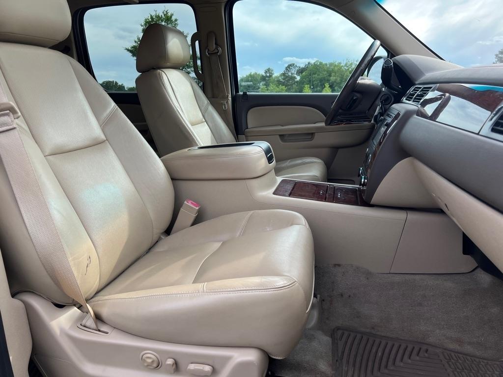 Chevrolet Avalanche LTZ 4WD 2013
