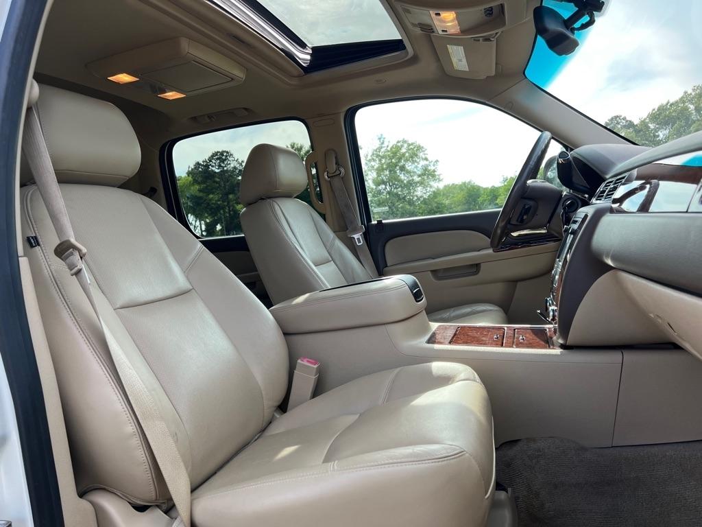 Chevrolet Avalanche Black Diamond LTZ 4D SUV 4WD 2013