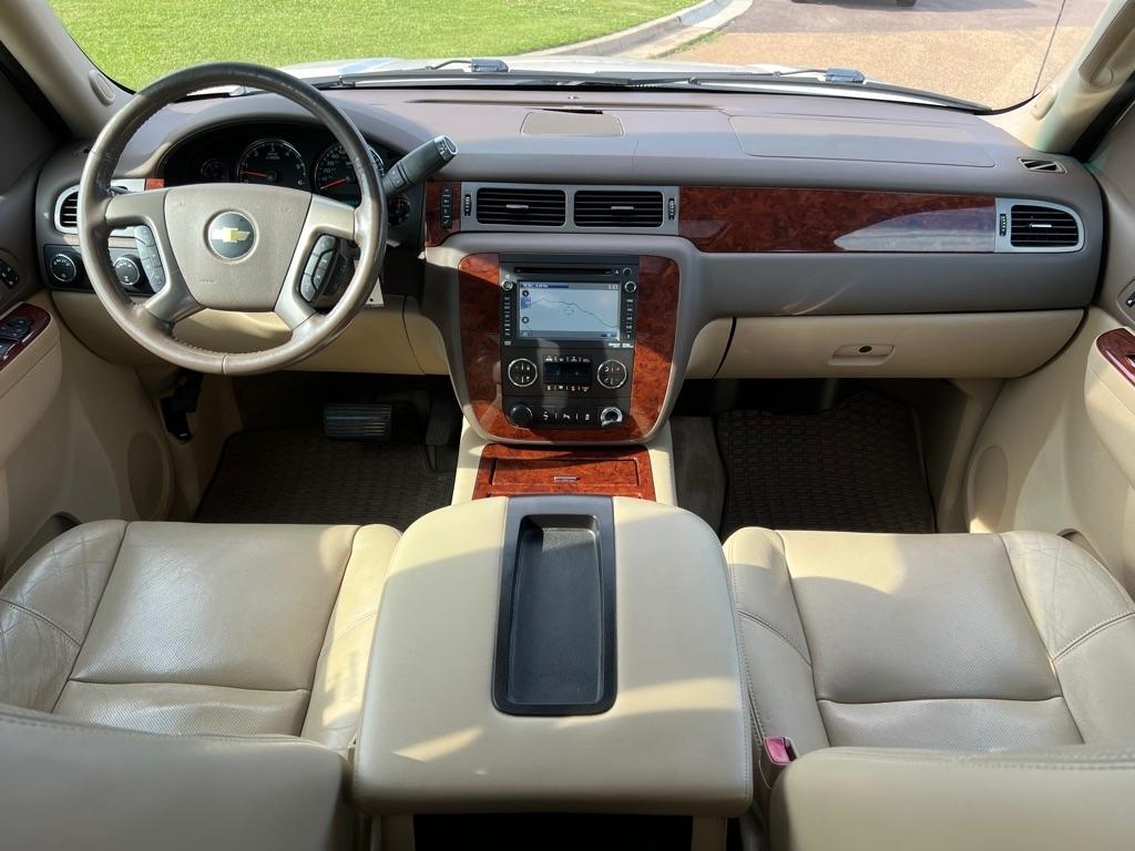 Chevrolet Avalanche Black Diamond LTZ 4D SUV 4WD 2013