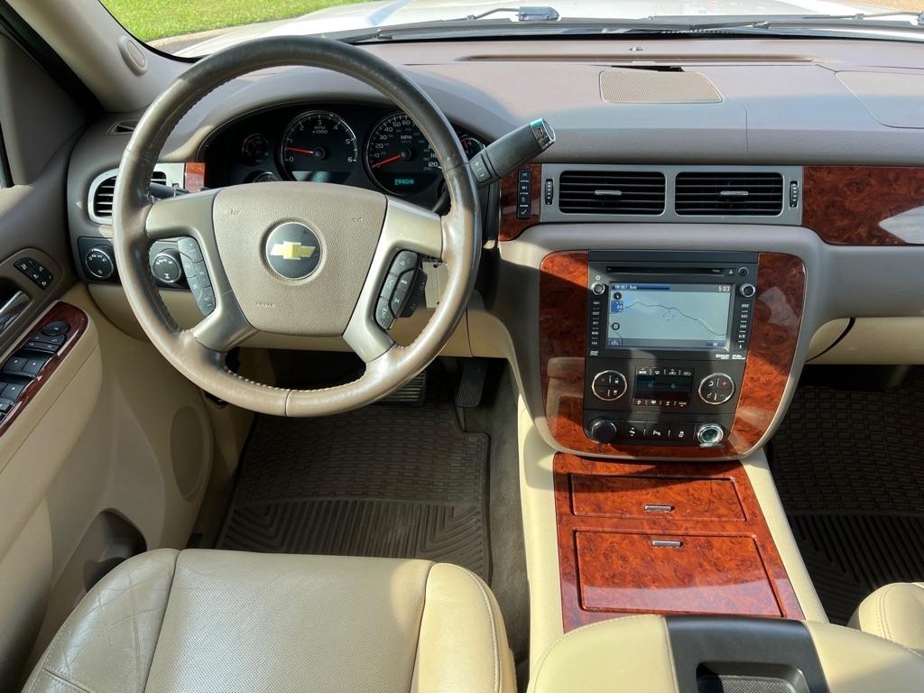 Chevrolet Avalanche Black Diamond LTZ 4D SUV 4WD 2013