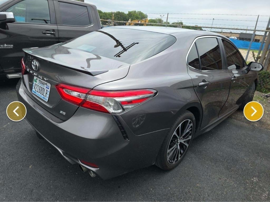 Toyota Camry SE 2018