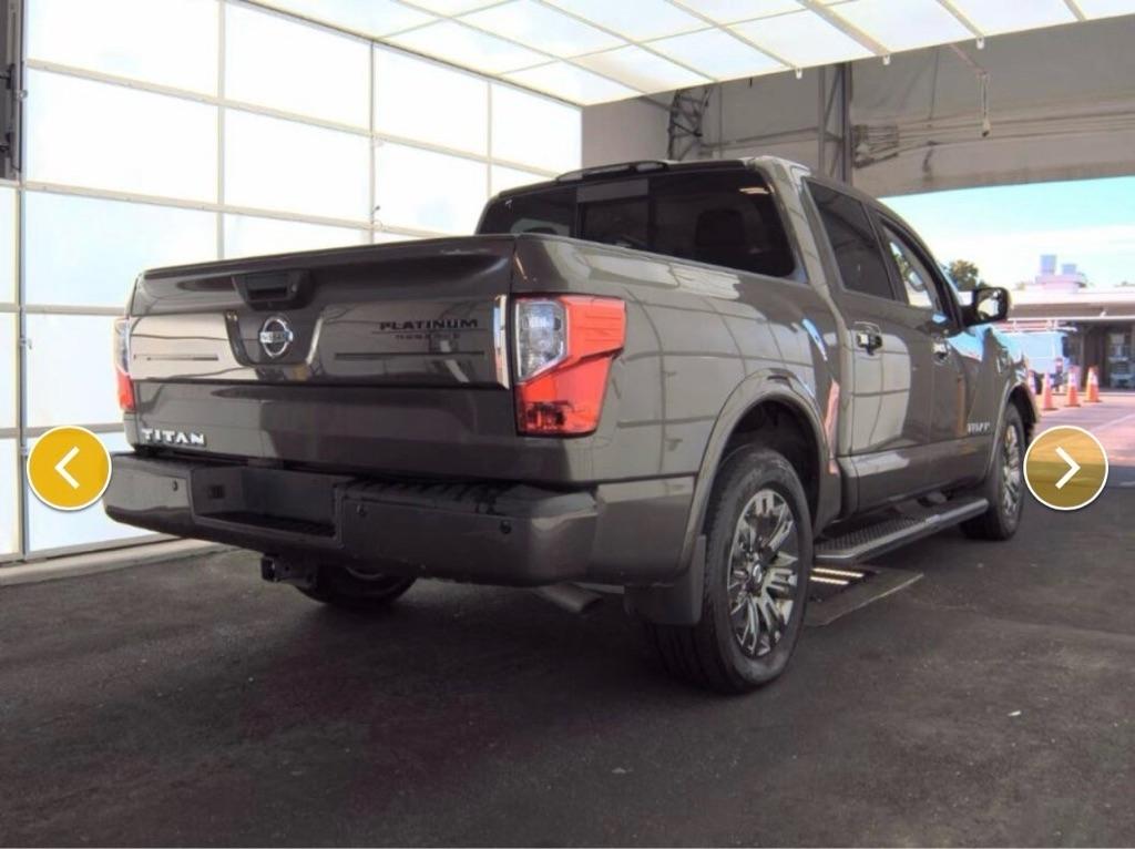 Nissan Titan SV Crew Cab 2WD 2017