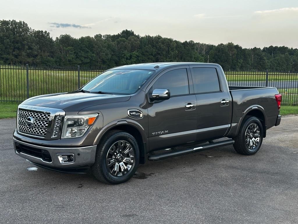 2017 Nissan Titan SV Crew Cab 2WD