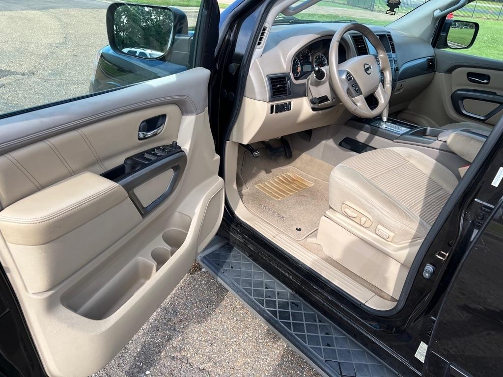Nissan Armada SV 2WD 2015