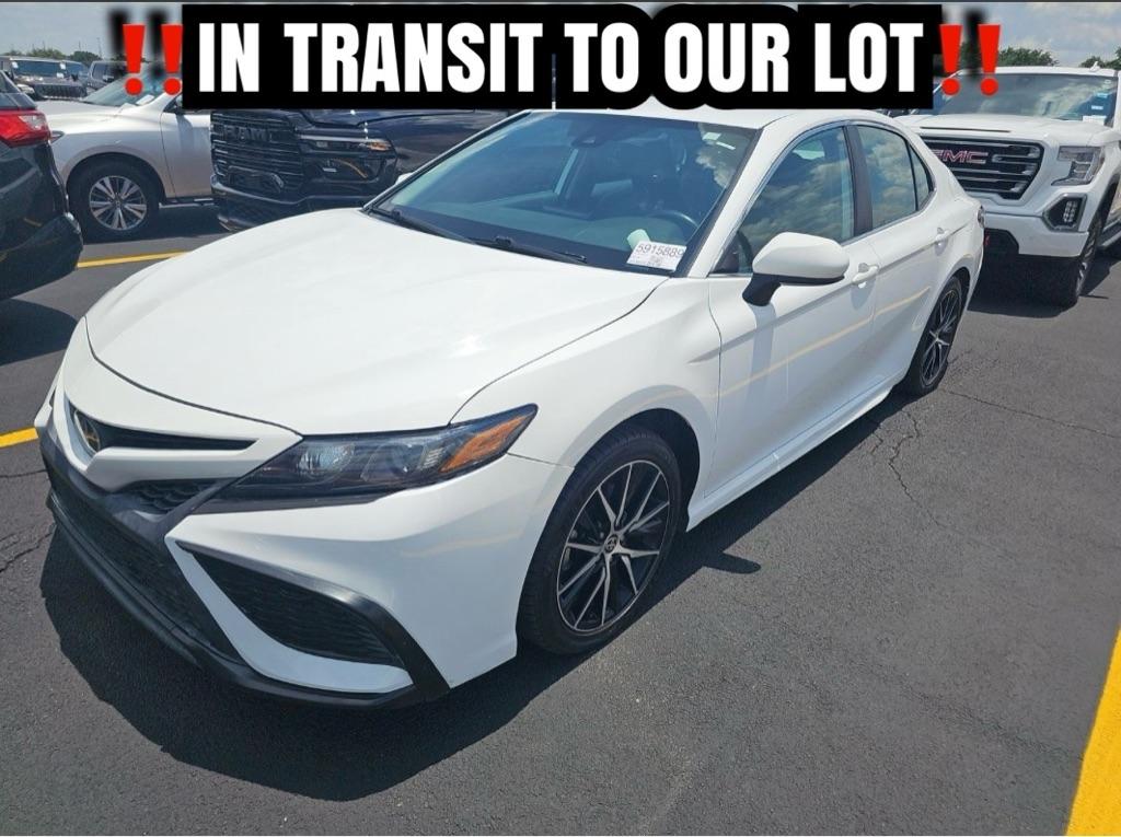 Toyota Camry SE 2021