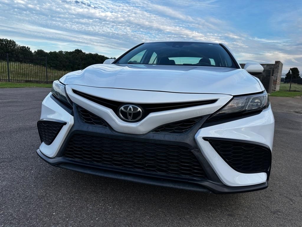 Toyota Camry SE 2021