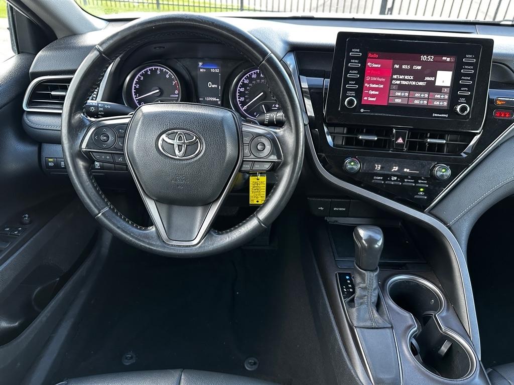 Toyota Camry SE 2021
