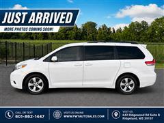 2012 Toyota Sienna 