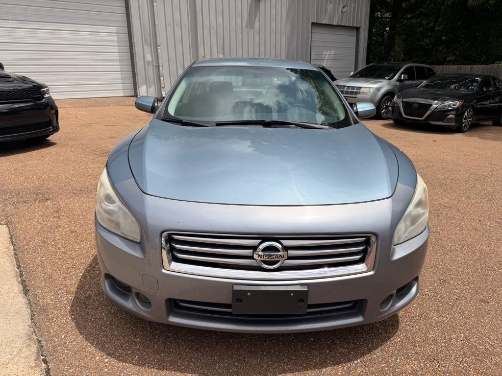 Nissan Maxima S 2012