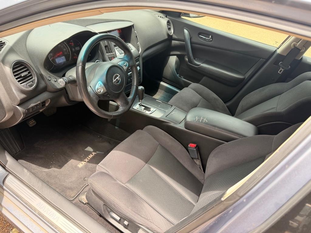 Nissan Maxima S 2012